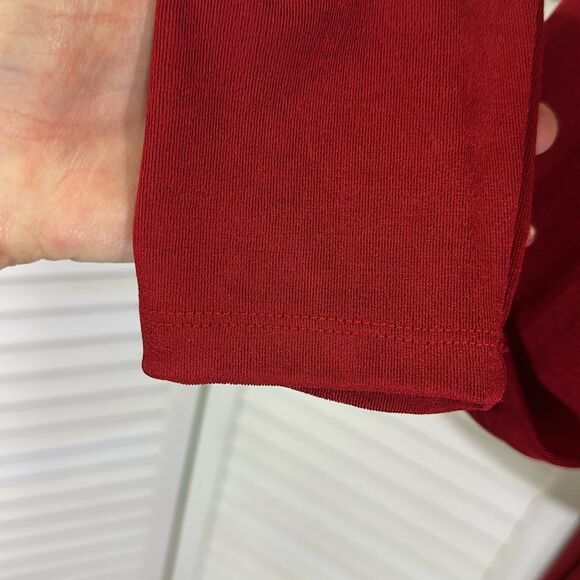 Travelers By Chico's Top Size 1 (8) Emerald Red NWOT - Picture 11 of 16